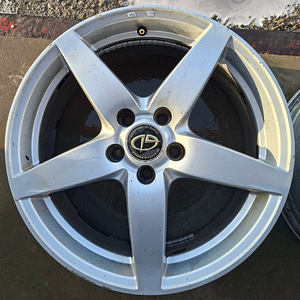 Продаются литые диски Kosei WK-139 R17x7.0JJ 5x108mm ET38 (1 фото из 10)