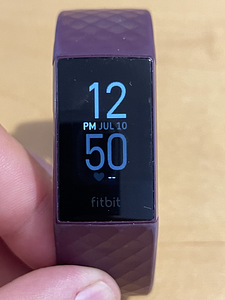 Fitbit charge 4 (б/у) (1 фото из 7)