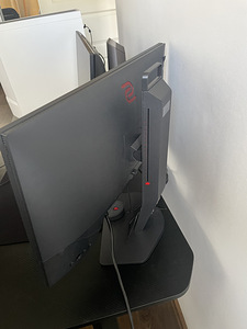 BenQ zowie xl2546k 240hz (2 foto / 3)