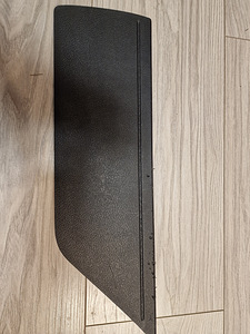 Osa pagasiruumis VW TOUAREG 2015-2018 (4 foto / 4)