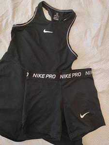 Tennise kleit+šortid NIKE (1 foto / 1)