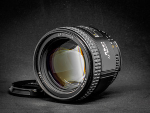 Nikon Nikkor 85mm 1.8D (2 foto / 3)
