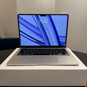 MacBook Air 13" Apple M2 Starlight SWE 512GB (1 foto / 5)