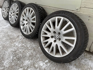 5x112 R17 литые диски Audi/VW/Skoda с шинами. (1 фото из 3)