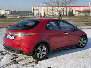 Honda Civic 2.2 103kw 2007 (2 foto / 8)