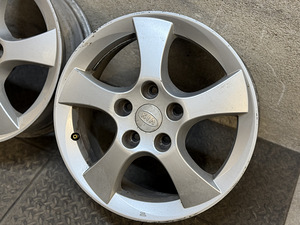 5x114,3 R16 оригинальные литые диски Kia (4 фото из 4)