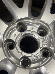 5x112 R17 оригинальные диски VW (6 фото из 6)