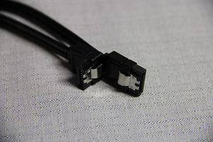 Sata SLIM x2 Kaabel, 90lt sirgele ja twin sirge. Lukustiga! (2 foto / 7)