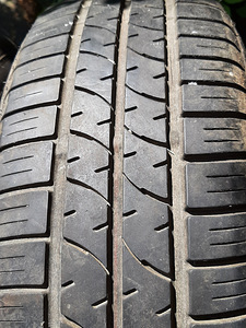 205/65 R15 с дисками. (2 фото из 4)