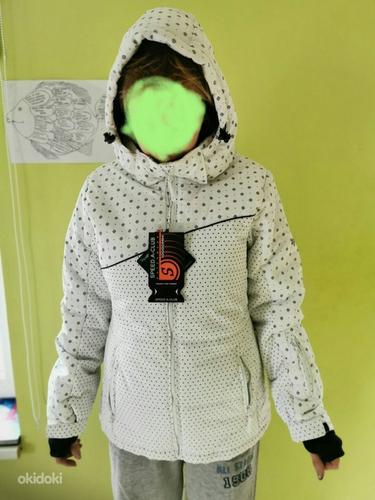 Новая красивая белая зимняя куртка s/m (фото #1)