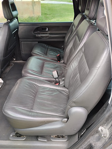Ford Galaxy 1,9 96kw 2005 (4 foto / 9)