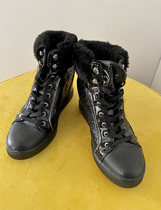 Guess /Crocs saapad /kummikud (4 foto / 5)