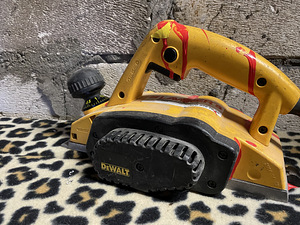 Dewalt elektriline höövel (1 foto / 2)