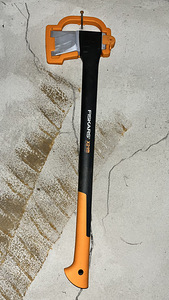 Puulõhkumiskirves Fiskars X21 (1 foto / 1)