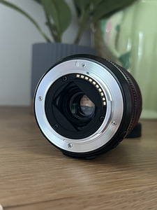 Продается объектив Fujifilm Fujinon XF 18-55mm f/2.8-4 R LM (2 фото из 3)