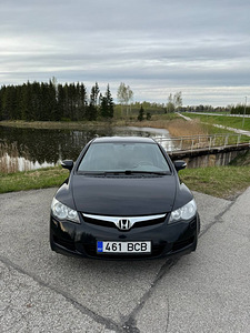 Honda Civic 1.8 бензин 103kw (2 фото из 15)