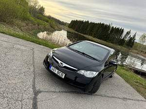 Honda Civic 1.8 бензин 103kw (8 фото из 15)