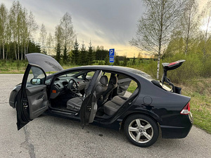 Honda Civic 1.8 бензин 103kw (10 фото из 15)