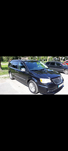 Lancia Voyager PLATINUM Stow N Go 2.8 131kW (1 foto / 12)
