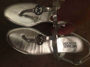 Naiste kingad Michael Kors (1 foto / 3)