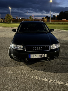 Audi A4 (2 фото из 9)
