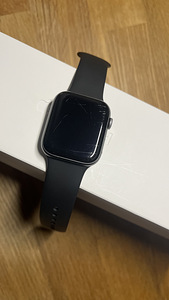 Apple Watch 4 44mm (2 foto / 2)