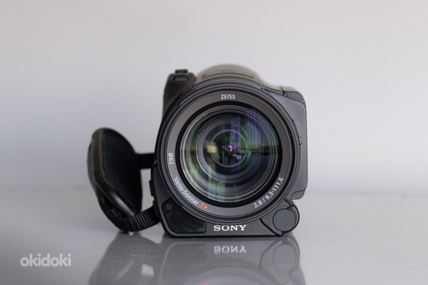 Sony FDR-AX100 (foto #2)