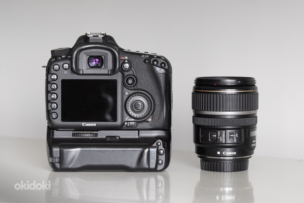 Canon 7D + Canon EF-S 17-85mm f/4-5.6 IS USM + подставка для аккумулятора (фото #2)