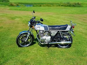 Yamaha XS 400 aasta 1978 must number (2 foto / 6)