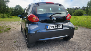 Toyota aygo (8 фото из 15)