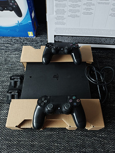 Ps4 (4 foto / 4)