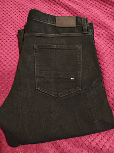 Tommy Hilfiger (1 фото из 4)