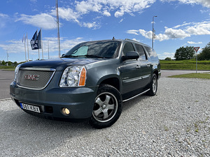 GMC YUKON XL (4 foto / 5)
