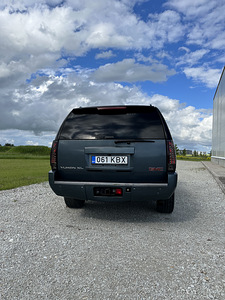 GMC YUKON XL (5 foto / 5)