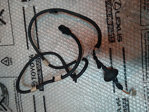 Toyota Lexus 82164-42100 82821-30600 82821-12430 (1 foto / 2)