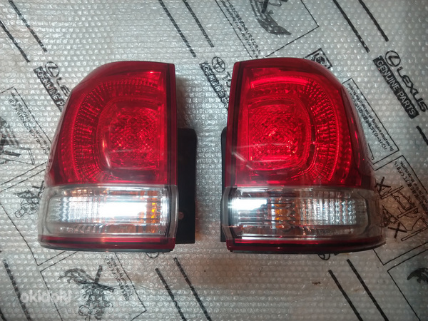 Toyota Land Cruiser 200 81551-60820 81561-60750 81456-60070