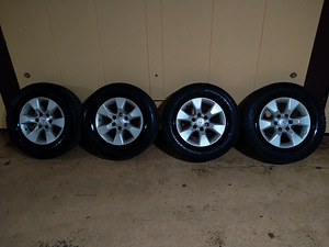 Toyota Land Cruiser Hilux R17 valuveljed rehvidega (1 foto / 6)