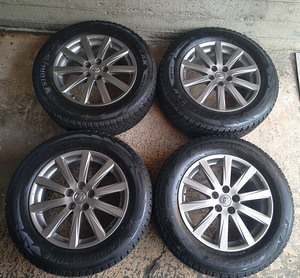Литые диски Toyota Lexus R18 с шинами (1 фото из 4)
