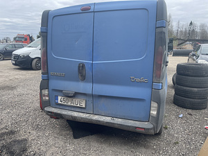 Renault Trafic (4 фото из 4)