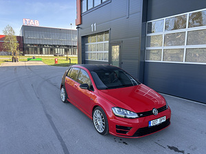 Volkswagen Golf R 2.0 T 301kW (3 foto / 15)