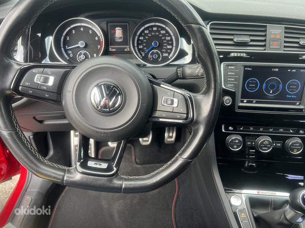 Volkswagen Golf R 2.0 T 301 кВт (фото #14)