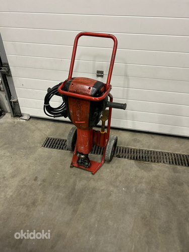 Hilti TE-3000 AVR maakiil piik käruga 30kg