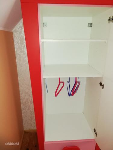 Шкаф и комод в детской комнате (фото #2)