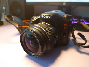 Sony SLT-A57 + 18-55mm kit lens (2 foto / 5)
