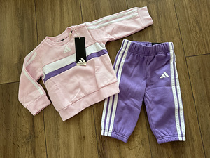 UUS Dressikomplekt Adidas, suurus 74 (1 foto / 4)