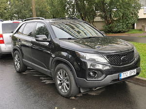 KIA SORENTO (2 фото из 7)