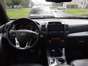 KIA SORENTO (4 фото из 7)