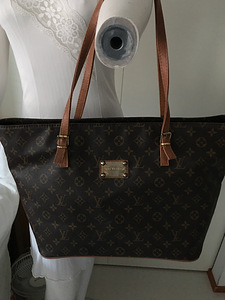 Объемная сумка Louis Vuitton