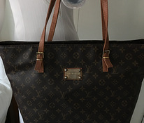 Объемная сумка Louis Vuitton
