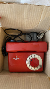 Kettaga telefon (2 foto / 4)